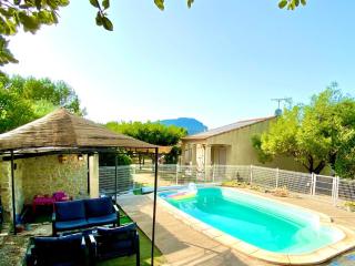 Villa piscine & vue Pic Saint-Loup, au calme - 0