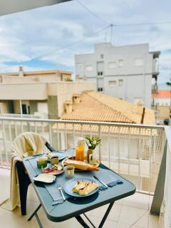 Spacious Apartment Right Next to Miramar Beach - 9