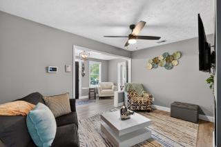 2BR Getaway Near I-75 World Cup home - 3