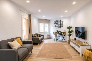 Luxury Old Town Apartment - Terrace and Private Parking - 2