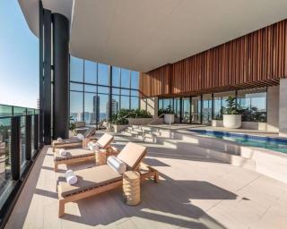 2BR Resort Style Apartment with Panoramic Views - Gold Coast - 2