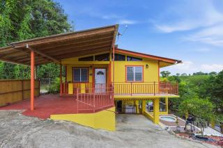 La Casita Amarilla en Utuado, Puerto Rico - 6