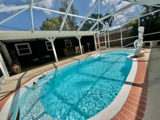 Stylish Sarasota Escape Near Siesta Key & Downtown - 9