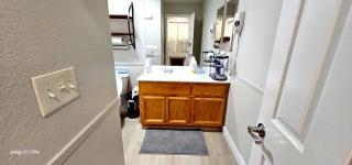 Cozy Room & Private Bathroom - 7