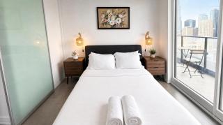 Elevate Living 3BR and Den Suite - Downtown - 8