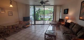 Waiohuli Beach Hale #D-124 Great Rates Oceanfront Complex, Steps to Beach - 6