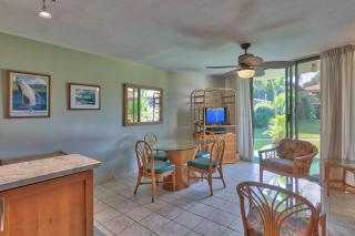 Waiohuli Beach Hale #B-107 Oceanfront Complex with Great Rates, Garden View - 5