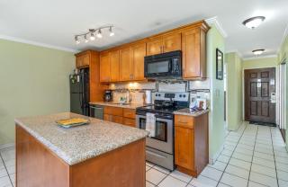 Waiohuli Beach Hale #C-112 Oceanfront Complex with Ocean Views Ground Floor - 1