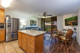 Waiohuli Beach Hale #C-211 Oceanfront Ocean View 2Bd/2Ba Full A/C, Sleeps 6 - 5