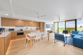 Waiohuli Beach Hale #D-126 Deluxe Oceanfront, Best Location in Complex - 5