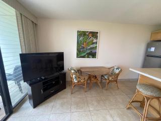 Waiohuli Beach Hale #D-127 Direct Oceanfront Complex in Kihei, Steps to Beach - 6