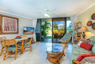 Waiohuli Beach Hale D-117 Oceanfront View at Ground Floor Unit Great Location - 4