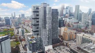 Elevate Living 3BR and Den Suite - Downtown - 9