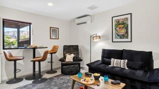 Red Rock Duo by AvantStay - Sleeps 8 2 Sedona Retreats with Mountain Views Heart of West Sedona - 5