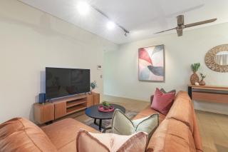Waterfront Aqua Suite Water Views, Sleeps 5 - 5
