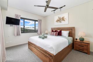 Waterfront Aqua Suite Water Views, Sleeps 5 - 7
