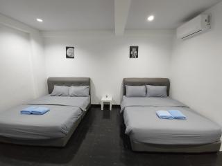 Gurney Star Hotel - 8
