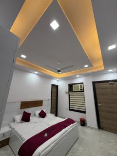 Cozy Stay At Faridabad - 6