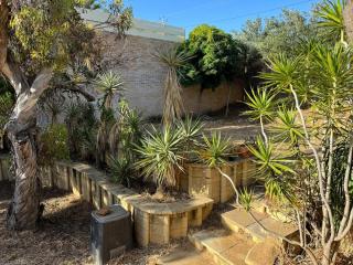 4 bedroom comfort close to CBD - 8