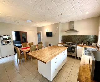 4 bedroom comfort close to CBD - 2