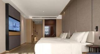 Atour Hotel Taiyuan Inner Ring - 1