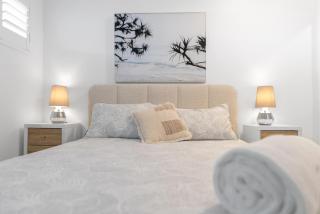You Deserve the View the Champagne the Moment - Waterfront 2 Bedroom Sub Penthouse Top Floor - 7