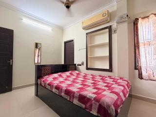 Royal Paradise Inn - 7