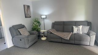 Newly Renovated Stylish Home 3 Queen Beds Netflix Gaming TV - 8