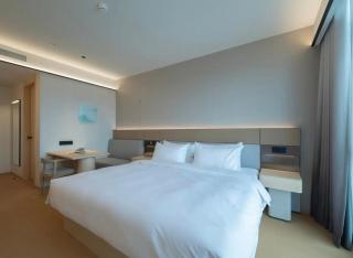 Quanzhi Qingdao Nanjing Road New City Center Hotel - 4