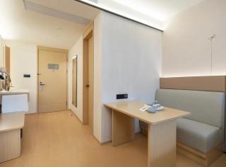 Quanzhi Qingdao Nanjing Road New City Center Hotel - 1