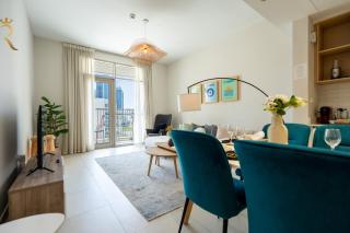 Luxury 1BR with Balcony and Skyline Views in Al Reem - 2