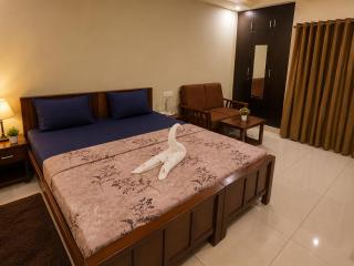 Santhi Comfort Hotel Near Manyta Tech Park - 7