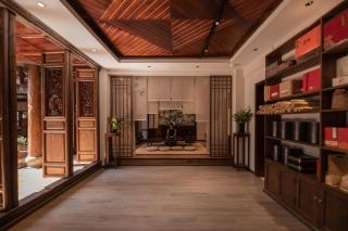 Shiwai Tea and Inn - Naxi style courtyard of Lijiang Old Town - 3