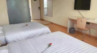 7 Days Inn Hami Baofeng Market - 2