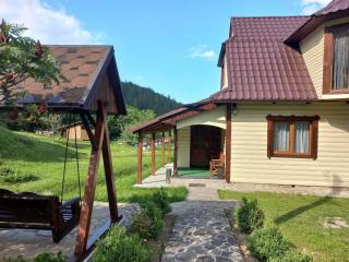 Yaremche Potik Guest House - 4