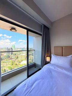 Escada Westlands With Pool, GYM, Rooftop Restaurant & Lounge, City View Glass Walls - 2