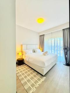 Escada Westlands With Pool, GYM, Rooftop Restaurant & Lounge, City View Glass Walls - 3