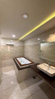 The Amberly Garden - 7