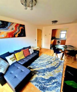 Birmingham City Centre Cosy 2 Double Bedroom Apartment Free Parking Workspace and close to O2 Arena - 9