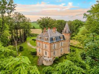 Private Château with sauna, hot tub & 4ha park - Château Guillermo - 0