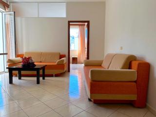 Spacious and central 2Bedroom APT with sea view - 6