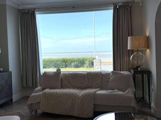 Seafront Family home with Ground floor bedroom - 6