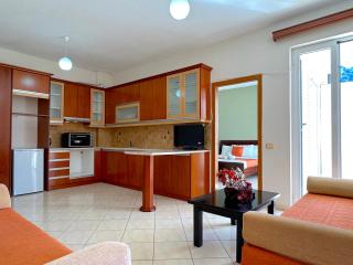 Spacious and central 2Bedroom APT with sea view - 4