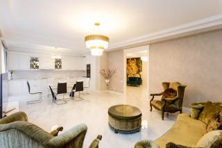 2 Bedroom Deluxe Apartment In The City Center - Tbilisi City - 8