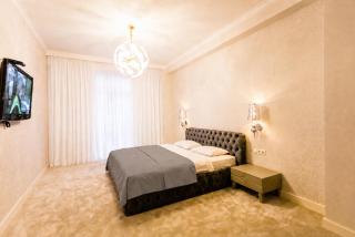 2 Bedroom Deluxe Apartment In The City Center - Tbilisi City - 0
