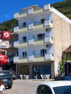 Lukova Sunset Apartments - 8