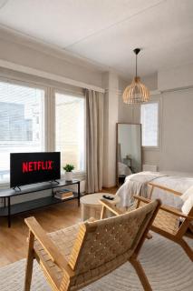 Stunning studio in the heart of downtown Sauna, WiFi, Netflix, Free Parking - 0