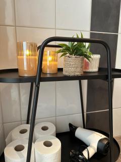 Stunning studio in the heart of downtown Sauna, WiFi, Netflix, Free Parking - 8