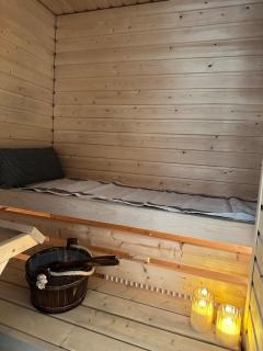 Stunning studio in the heart of downtown Sauna, WiFi, Netflix, Free Parking - 7