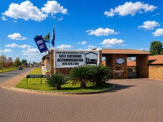 Rudman Townhouses - OR Tambo Airport - 9